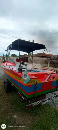 Vendo apenas o barco, meia o anúncio.