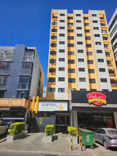 Alugo apartamento na Csa 03, reformado, ótima localização.