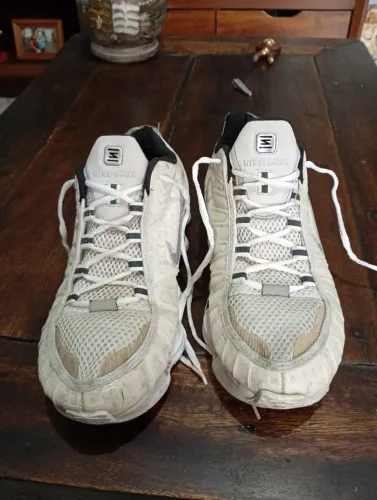 Tênis NIKE  SHOX.  Importado. 40