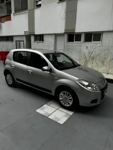 Renault Sandero Privilège Hi-flex 1.6 16V 5P AUT 2013