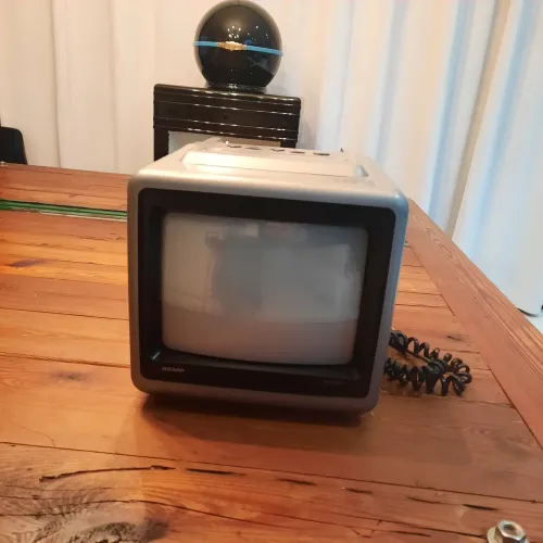 Televisor Semp Toshiba cinza