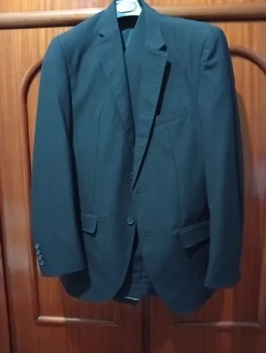 Terno completo da Empório Colombo tamanho M, completo com calça, blazer e colete, forrado