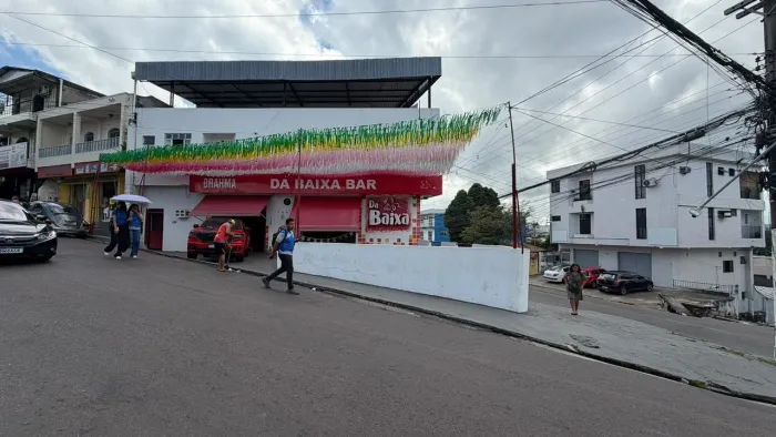 Prédio no Bairro Petrópolis com 3 Apartamentos