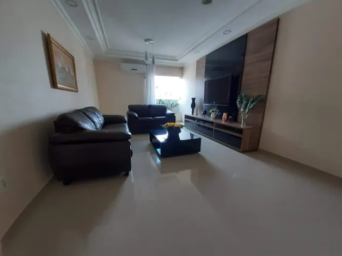 VENDO APARTAMENTO REFORMADO PISO PORCELANATO COM MINISSACADAS EJANELAS EM BLINDEX JATEADO