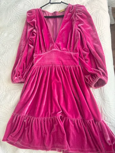 Vestido curto rosa veludo ave rara