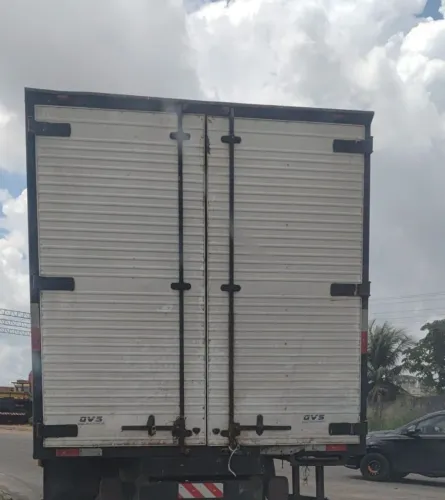 Vendo 3x4 bau pronto para trabalho