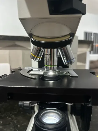 Microscópio Olympus CX40