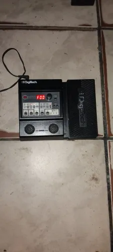 Pedaleira de guitarra Digitech element XP com pedal de expressão ver descrição geral 