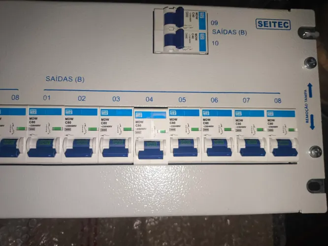 Painel seltec 19" 3U para até 20 disjuntores 