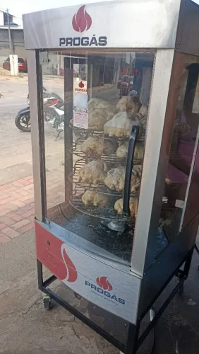 Vende-se Máquina de Assar Frango