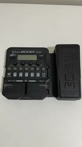 Pedaleira Zoom G1x Four