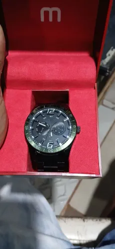 Vendo um relógio