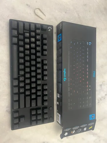 Teclado logitech g pro