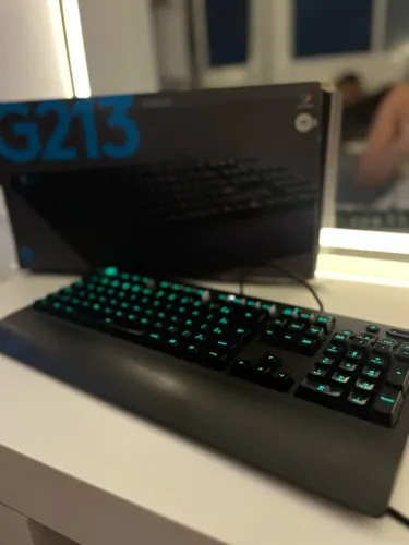 Teclado gamer RGB Logitech