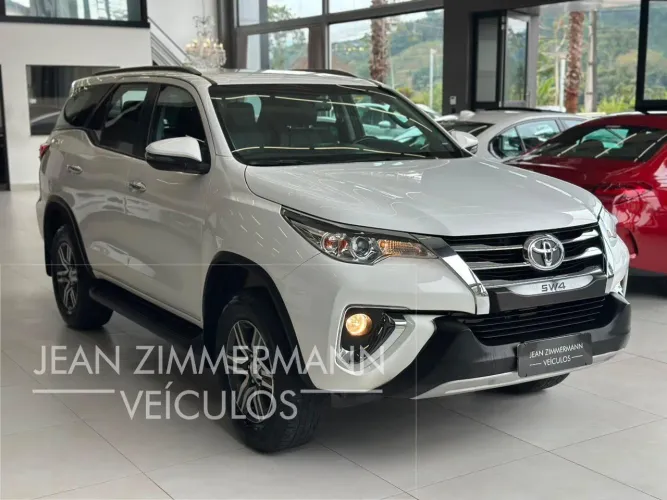 Toyota Hilux SW4 SRV 4X2 2.7 Flex 16V Aut. 2019
