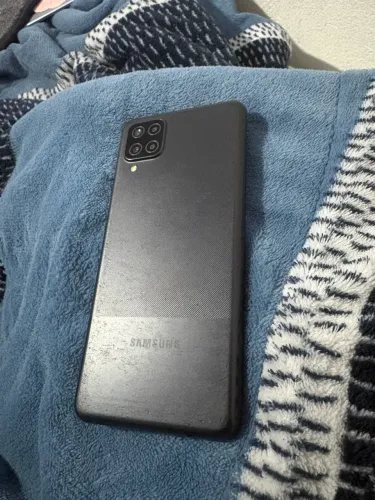 Vendo celular sansug a12