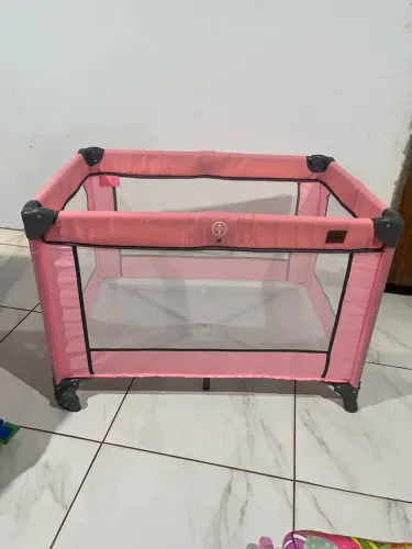 Berço chiqueirinho com colchão