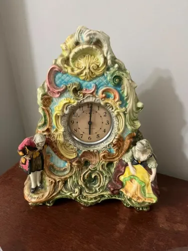 Relógio de Mesa Antigo Porcelana Rococó Casal Galante Westclox