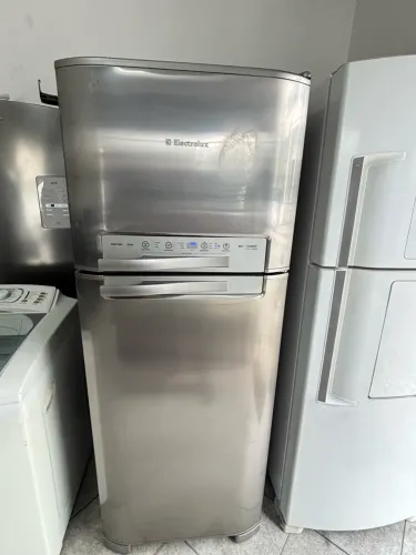 Geladeira Eletrolux 220v com garantia