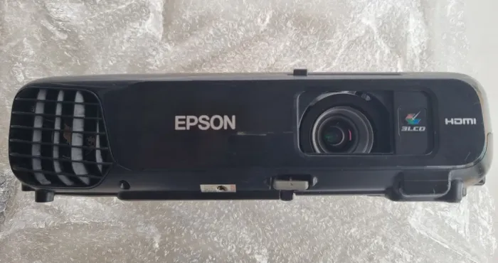Projetor Epson Modelo Power Life S18+ <br>Lâmpada nova e revisado