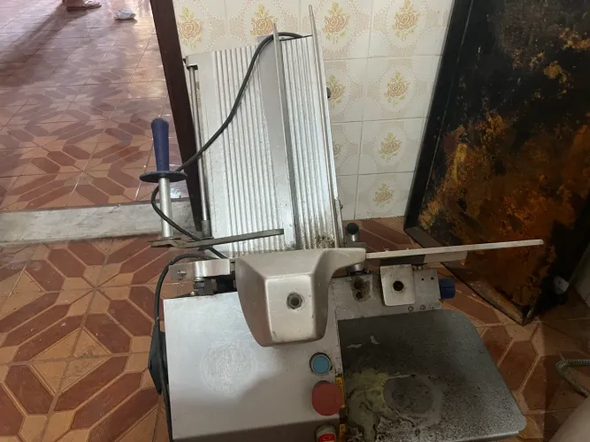 Confias de inox apenas $ 1.000