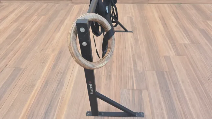 Barra fixa para parede e argolas