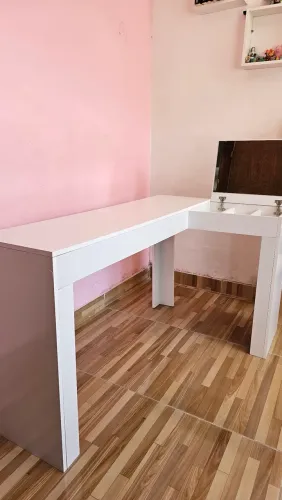 Escrivaninha penteadeira com espelho