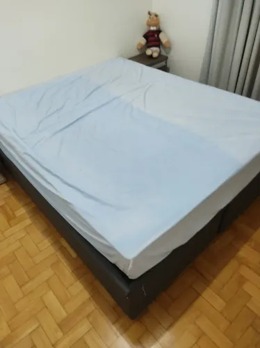 Cama Queen size - divide em duas de solteiro
