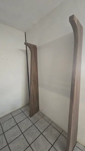 Vendo base de canto nicho para montagem cabide roupa exposição