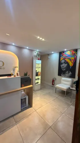 VAGA: RECEPCIONISTA / AUXILIAR DE MARKETING PARA CLÍNICA DE ESTÉTICA