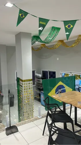 Precisa-se de chapeira