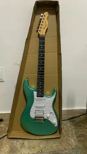 Guitarra Tagima TG-520 Stratocaster Metallic Surf Green - Semi Nova