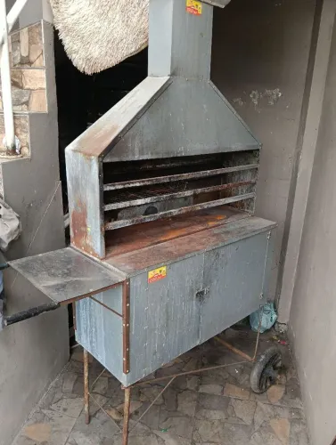 Vende se carochinha de churrasquinho