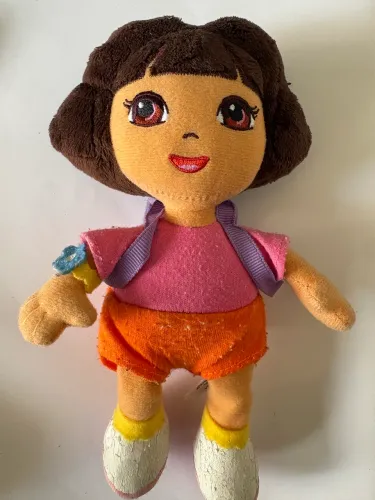 Boneca dora a aventureira pelucia