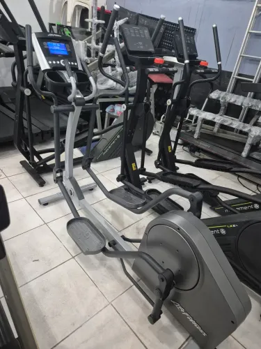 Elíptico life fitness X1