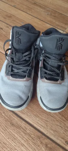 Tênis basquete Nike kairy yrving