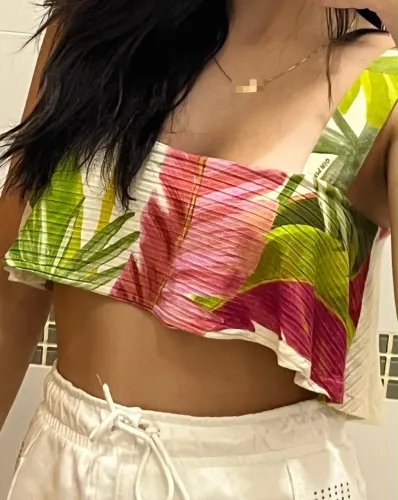 blusinha cropped com babados da farm