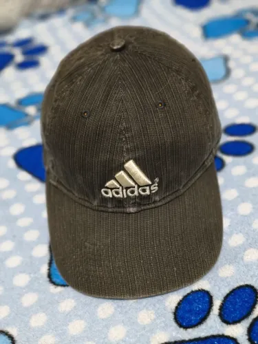 Boné original da Adidas cor verde militar