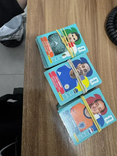Vendo figurinhas da copa 