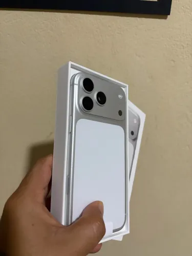 iPhone 17 pro Max 256gb silver