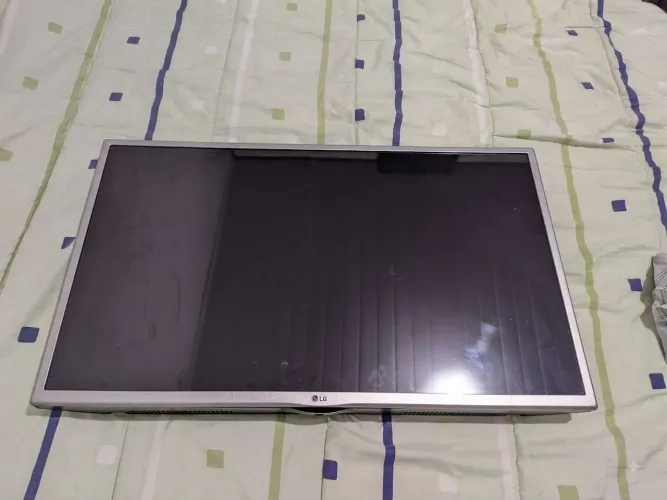 Smart TV LG 32LJ600B para peças