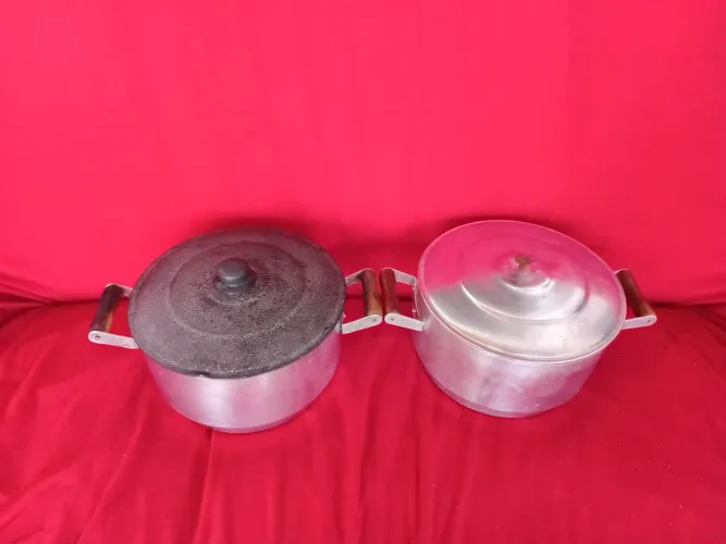 Vendo 2 panela grande 7 litros de alumínio. Valor 80,00