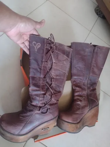 Vendo bota plataforma 