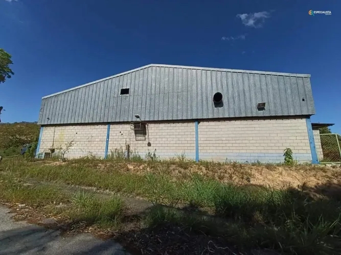 Galpão Comercial/Industrial de 2.000 m² para Aluguel em Ibirité