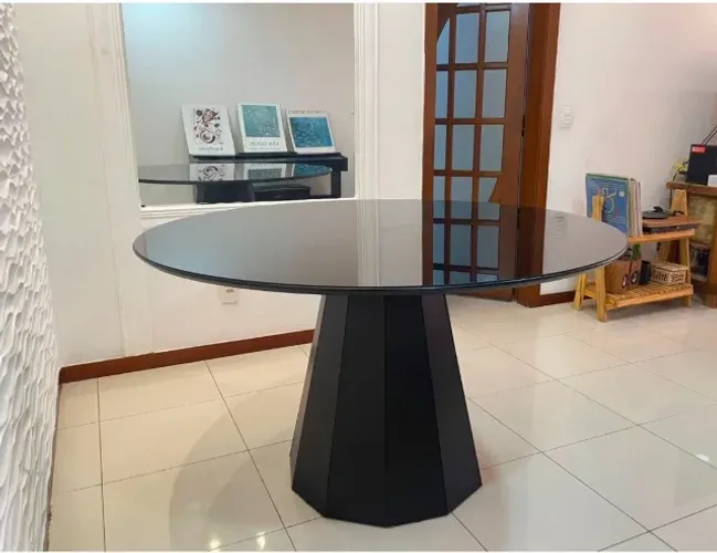 Mesa de jantar redonda - cor preta