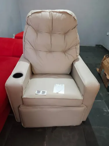 POLTRONA RECLINÁVEL CONFORTÁVEL - ÓTIMO CUSTO-BENEFÍCIO