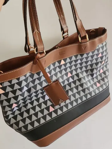 Bolsa Schütz de couro