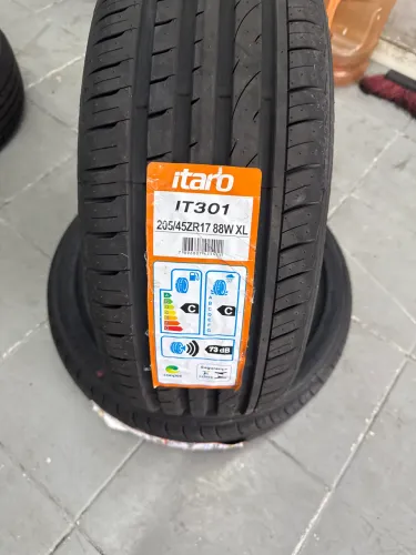Kit 2 Pneus Itaro Aro 17 It301 205/45r17 88w Xl