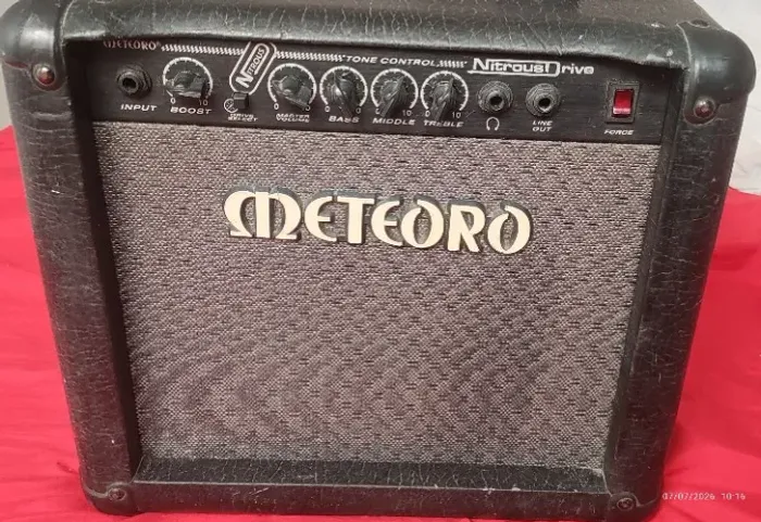 Amplificador de guitarra Meteoro Nitrous Drive 15w