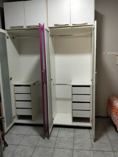 Guarda roupa semi novo